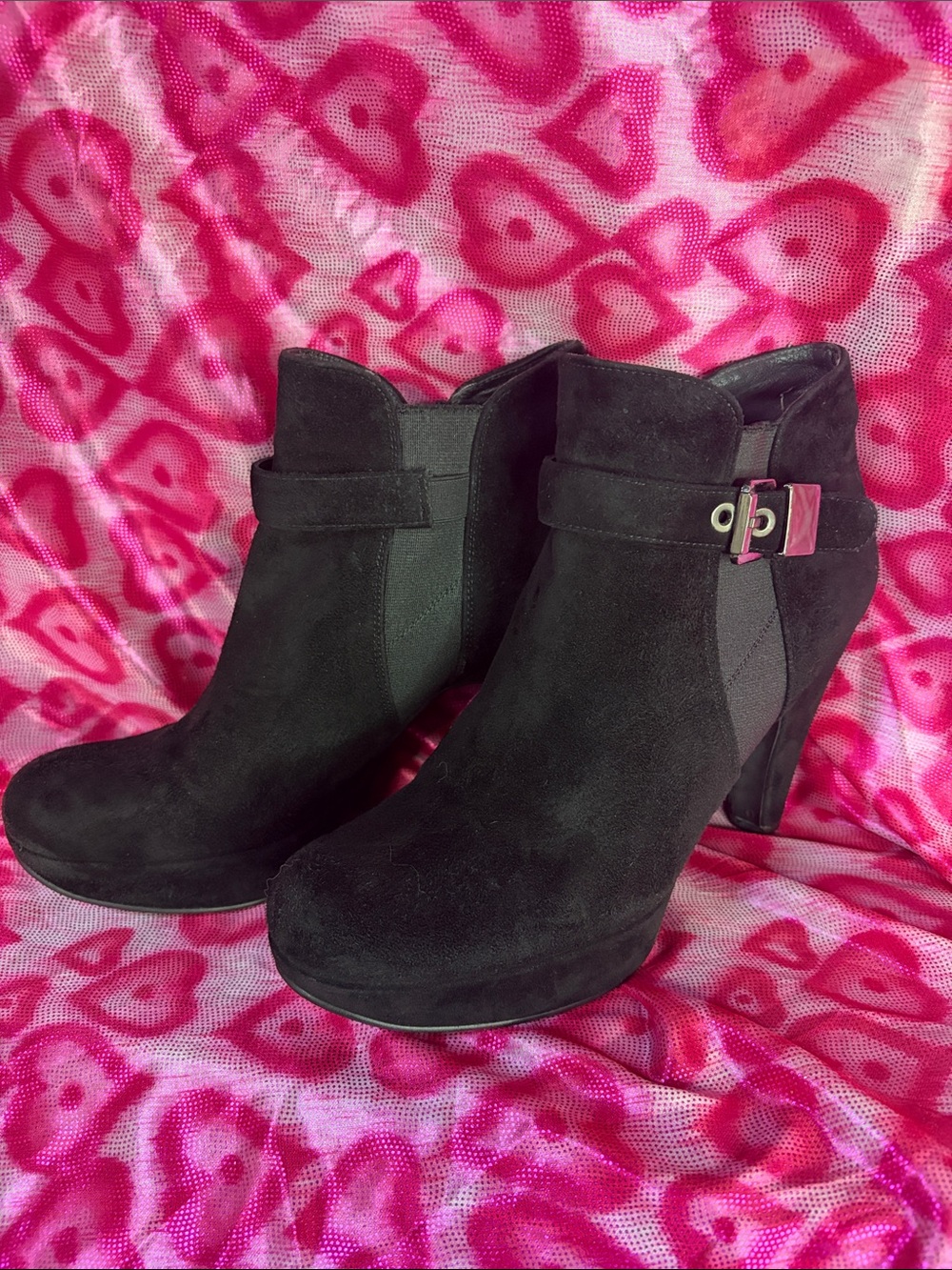 Stuart Weitzman Black Suede Ankle Booties Heeled Buckle Detail EUC Sz 8